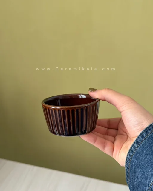 کاسه قهوه ای