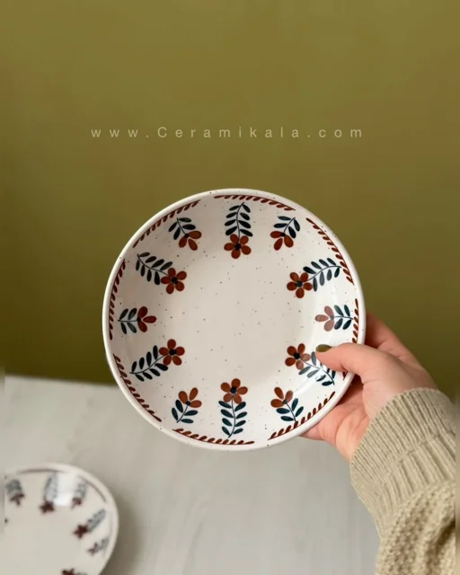 بشقاب گل قهوه ای